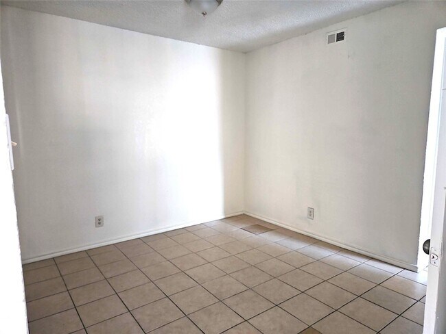 Building Photo - 6188 Vega Dr