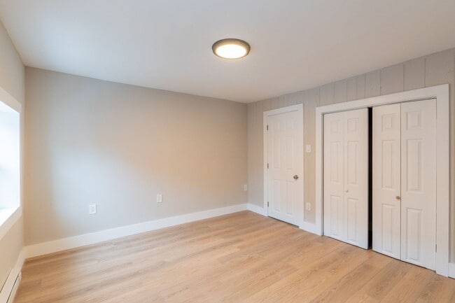 Building Photo - Newly rehabbed 3 bedroom