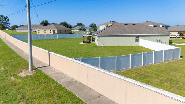 Building Photo - 4940 SW 97th Pl
