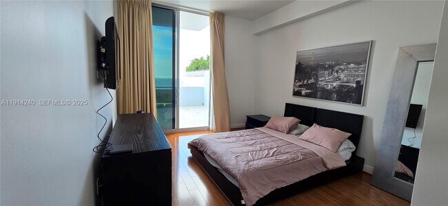 Building Photo - 7901 Hispanola Ave