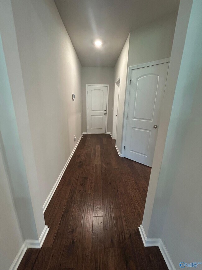 Building Photo - 7040 Regency Ln SE