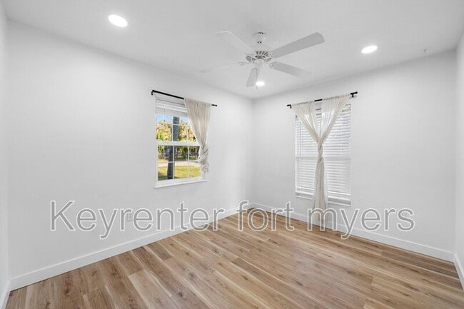 Building Photo - 236 Delray Ave