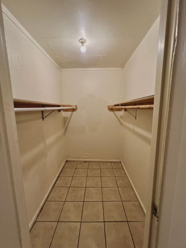 Building Photo - Water paid!