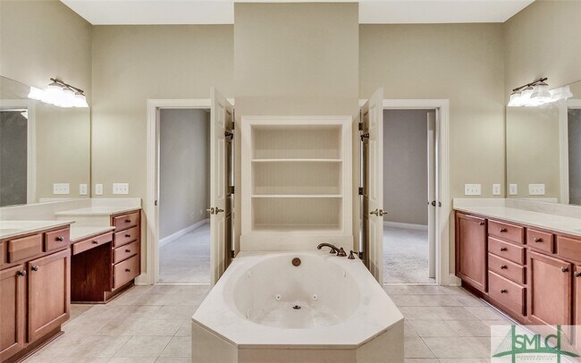 Building Photo - 1802 Woodside Ridge