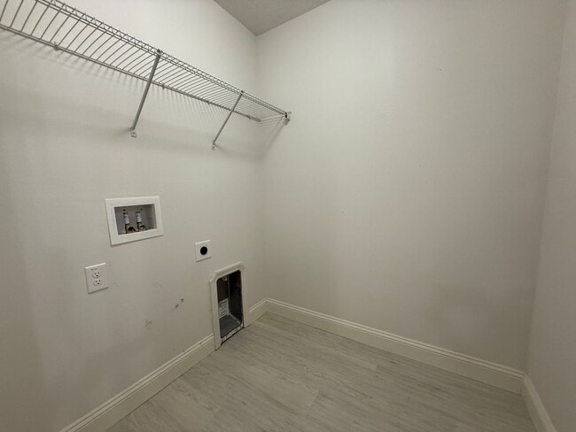 Building Photo - Grande Champion Community! BEAUTIFUL 3 Bed...