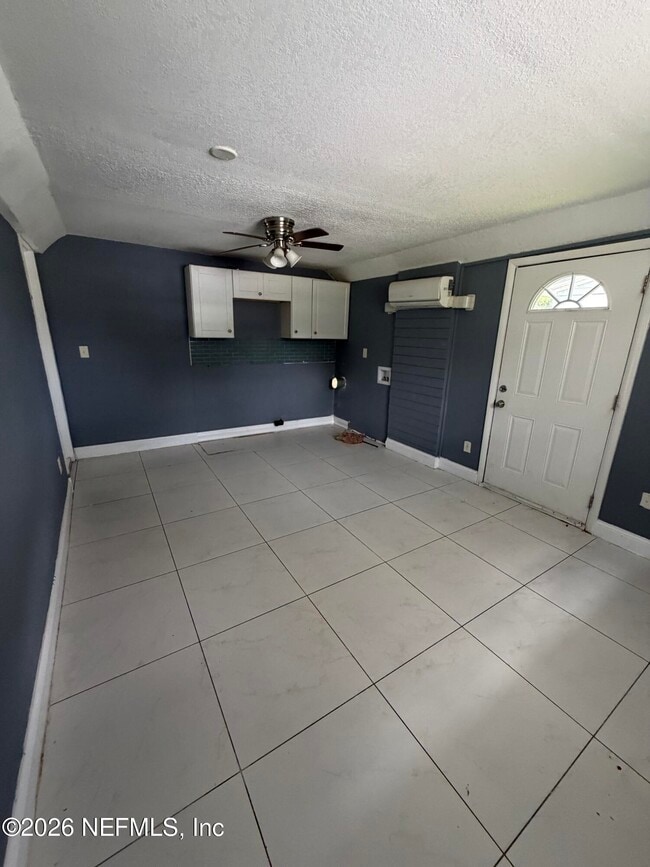 Building Photo - 5415 Lori Dr S