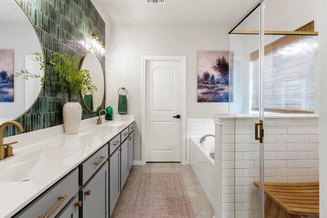 Building Photo - 217 McCrae Dr