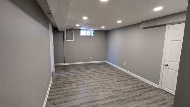 Building Photo - South End home with finished basement