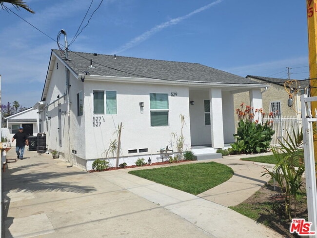 Building Photo - 529 W 90th St