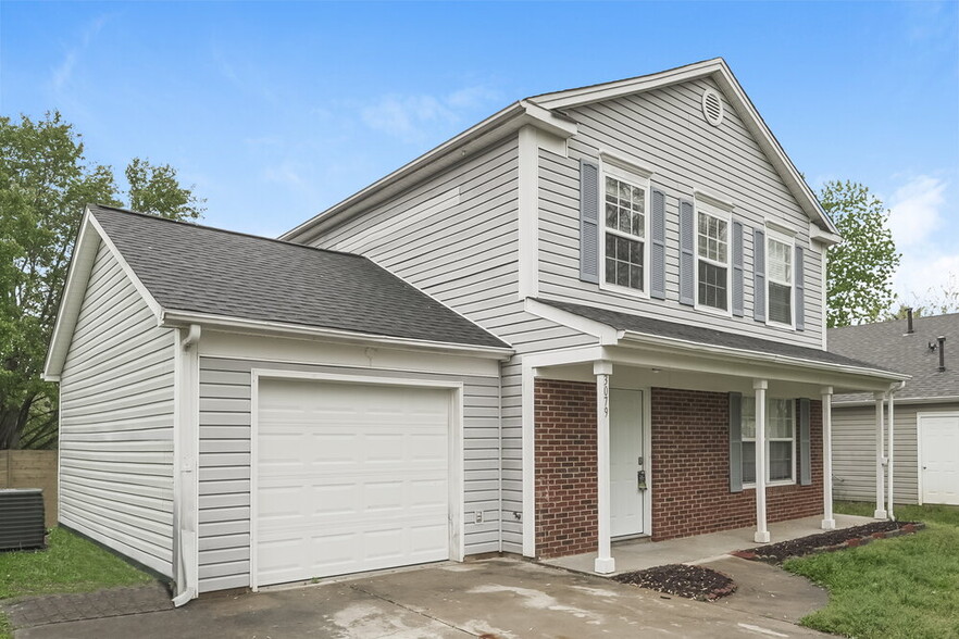 Building Photo - 3079 Champion Ln SW