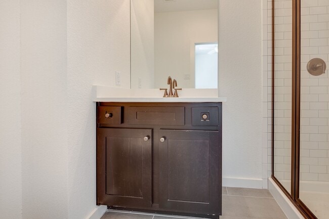 Building Photo - ** MOVE IN SUMMER July 30th 2027 * $6500 ** 5-Bed 5.5 Bath 6 Minute Walk to TCU Campus