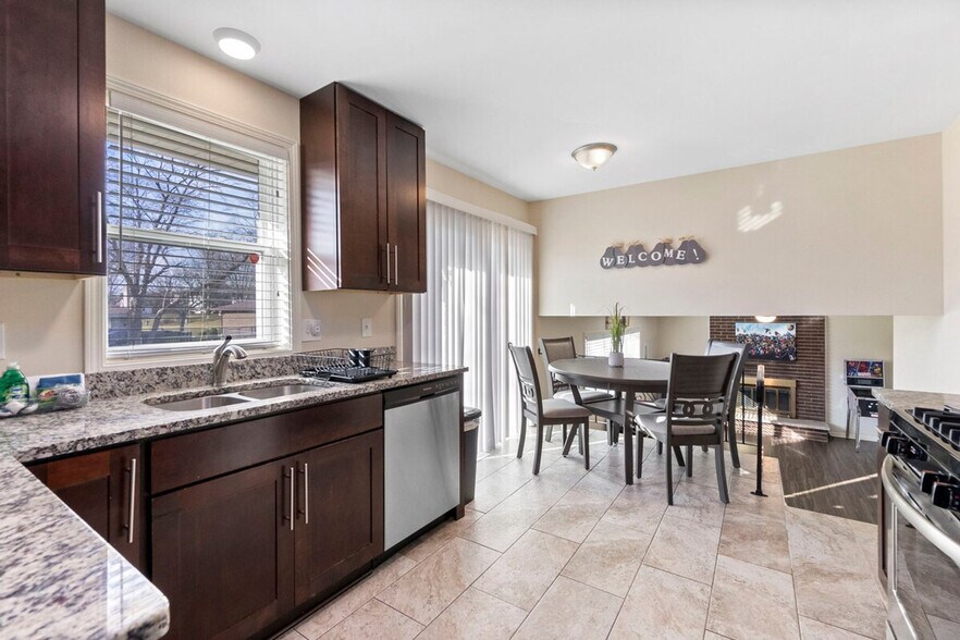 Building Photo - 623 Quail Run Rd