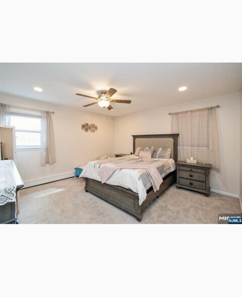 Building Photo - 298 Nedellec Dr