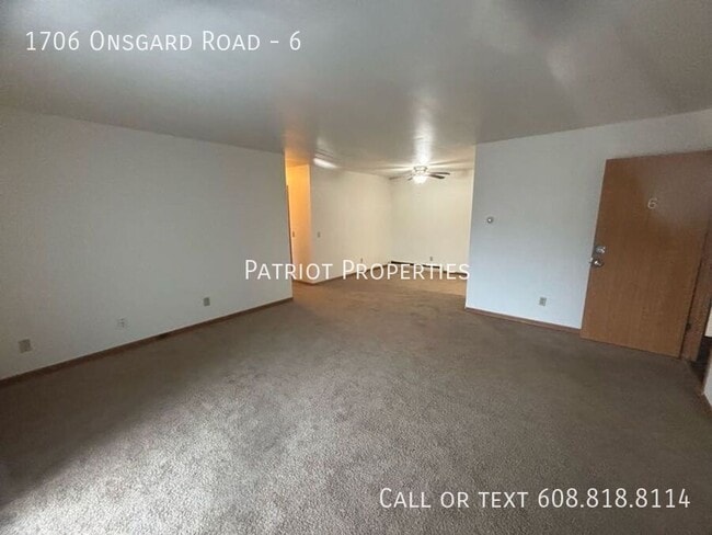 Building Photo - 2 bedroom/ 1 bath apartment in Madison, WI