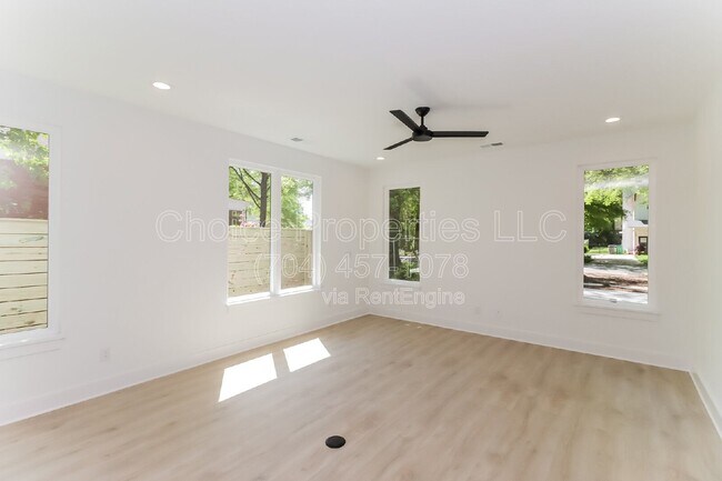 Building Photo - 422 Sylvania Ave