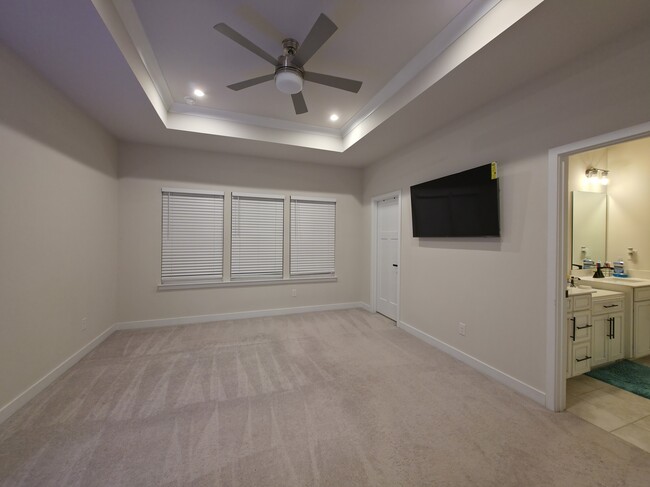 Building Photo - 9773 Oaklawn Blvd NW