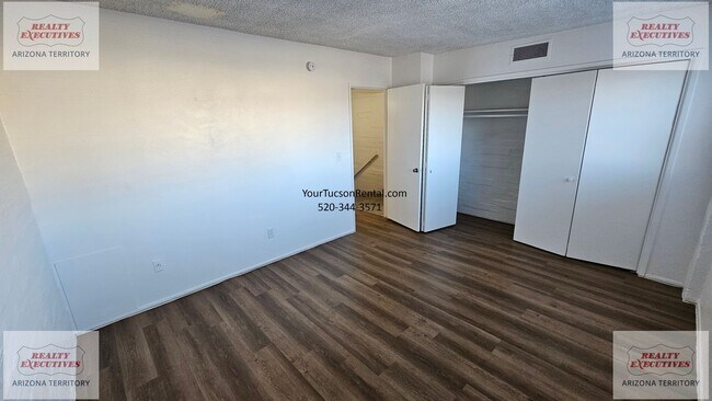Building Photo - Fort Lowell & Campbell area Condo - 2 Bedrooms & 1.5 Bathrooms