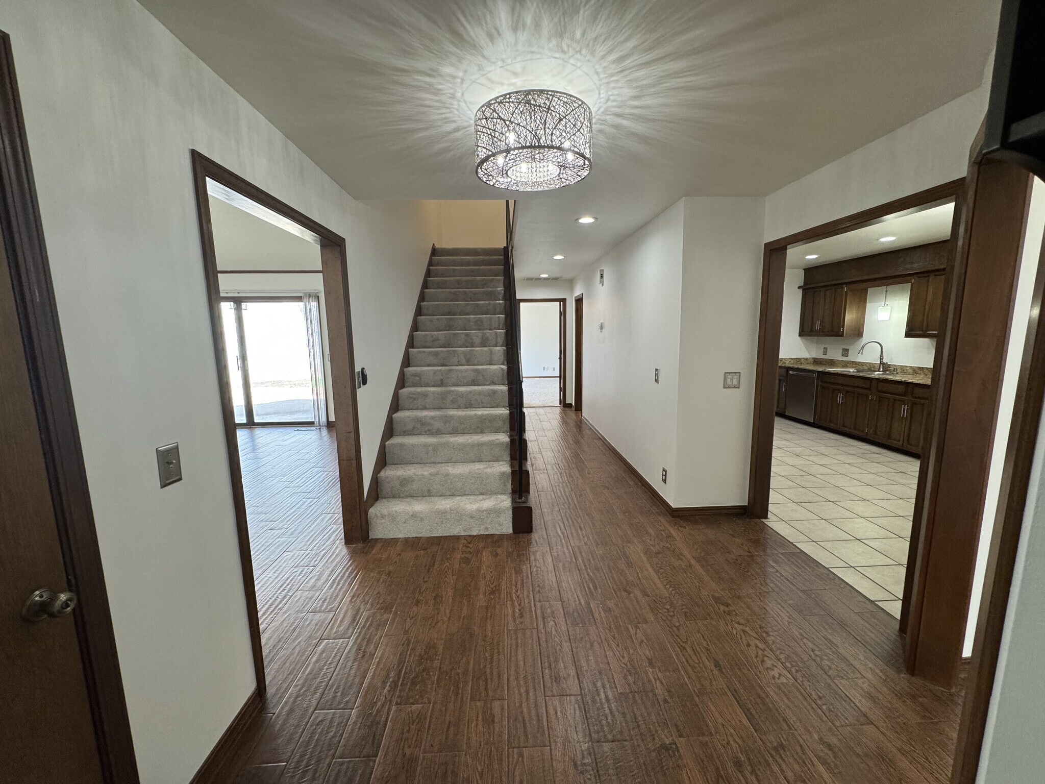 Building Photo - 7108 S Indianapolis Ave