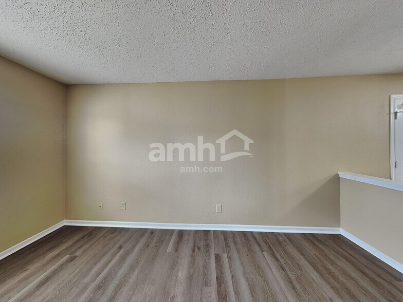 Building Photo - 12670 Justice Crossing