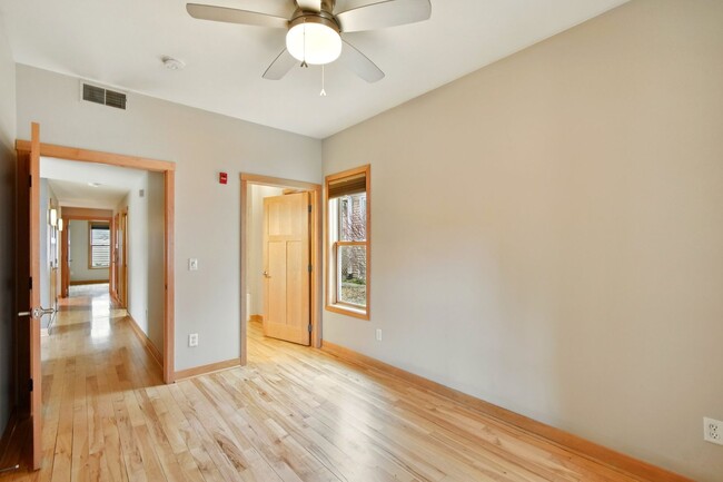 Building Photo - 2905 N Newhall St