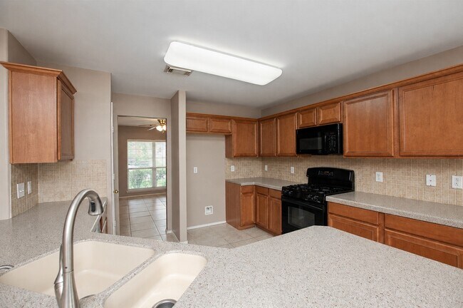 Building Photo - 4711 Buescher Ct