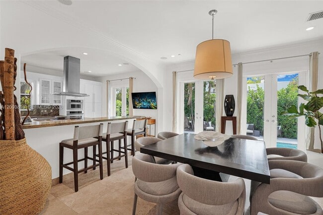 Building Photo - 2143 N Bay Rd