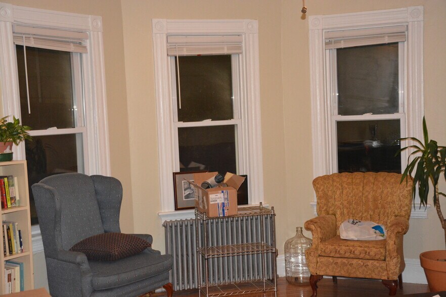 Living Room 1 - 16 Tecumseh Street