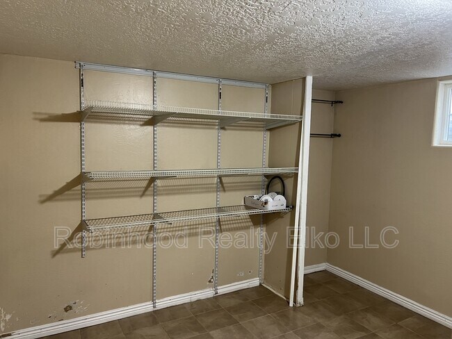 Building Photo - 786 Wilson Ave