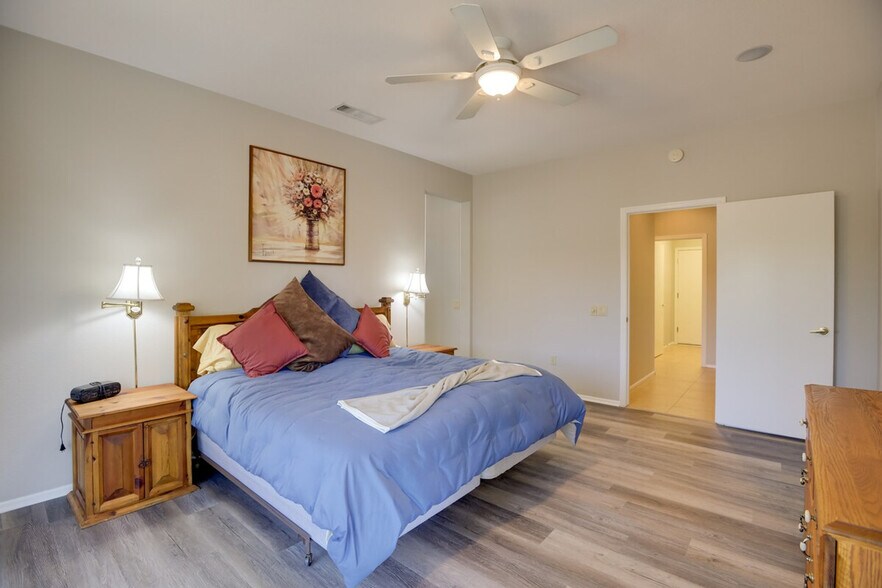 Building Photo - 15271 W Pantano Dr