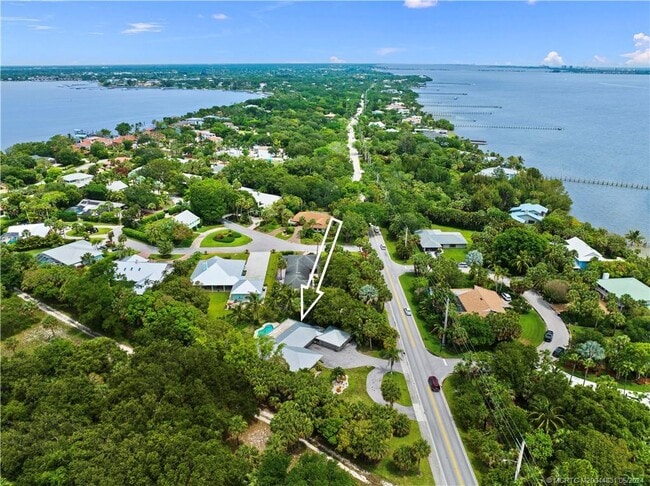 Building Photo - 53 N Sewalls Point Rd