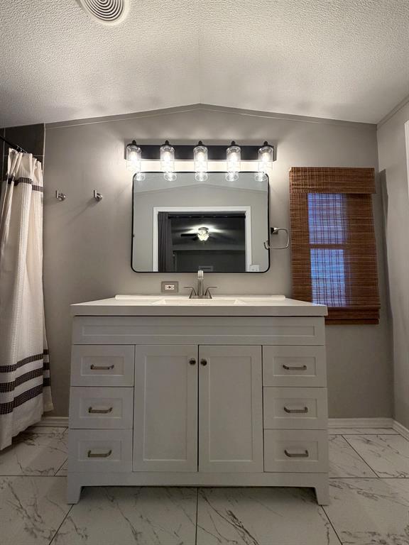 Building Photo - 3101 Rockhill Dr