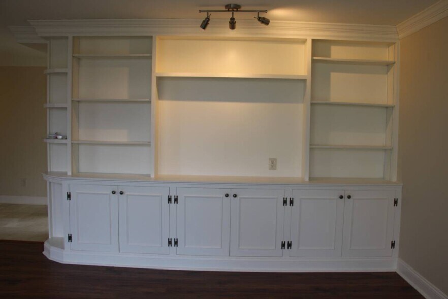 Building Photo - 1512 S Arlington Ridge Rd