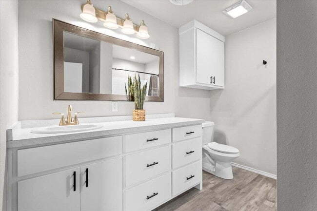 Building Photo - 327 Hiracheta Dr