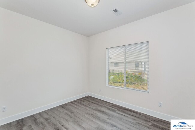 Building Photo - Newer 3 bed, 2 bath Patio Home  **First month rent free at move in**