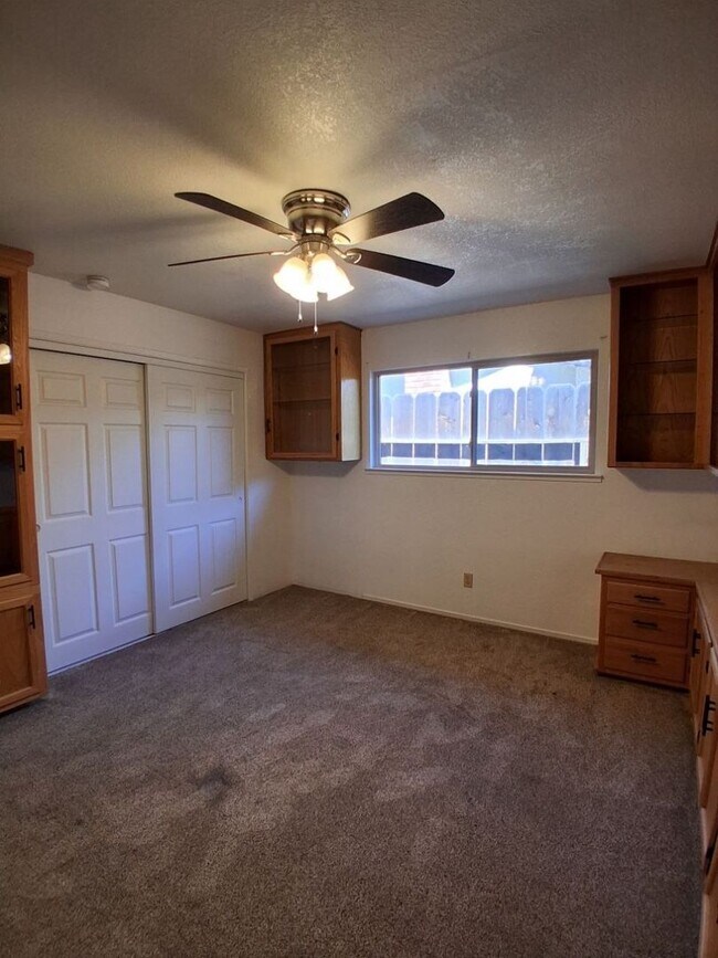 Building Photo - Updated Single-Story 3BR Home with Spacious Living Areas & Convenient Location!