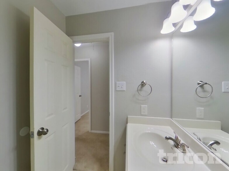 Building Photo - 141 Carnousty Dr