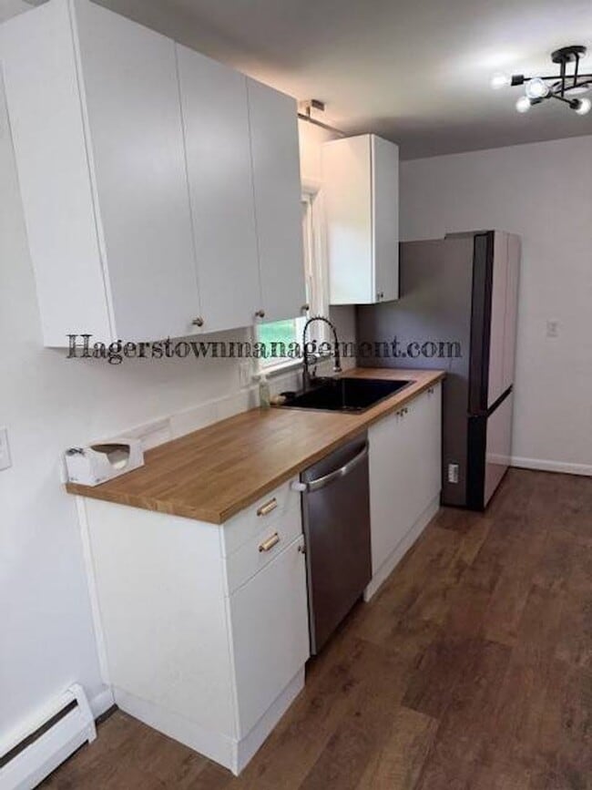 Building Photo - Greencastle - 3 BR Rancher