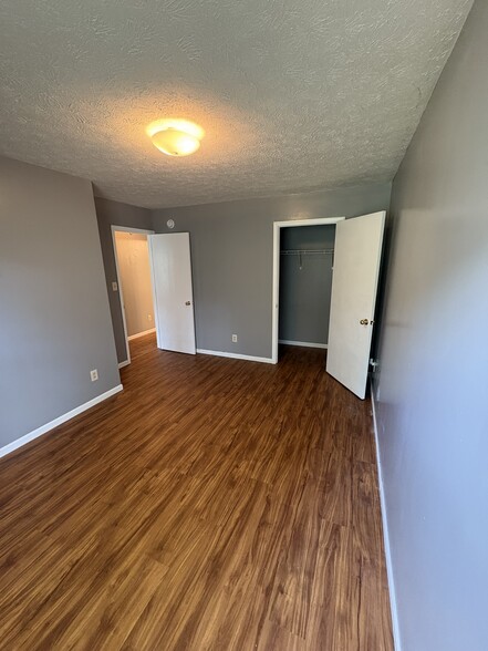 Building Photo - 1835 Carpenter Cir