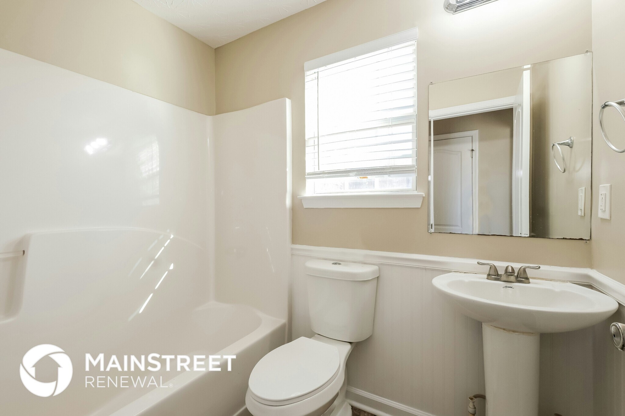 Building Photo - 40 Heaton Dr