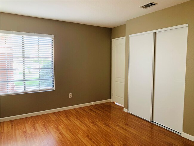 Building Photo - 23665 Meadcliff Pl