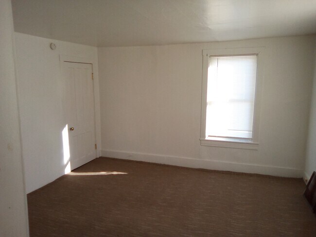 Building Photo - 56 3rd Ave