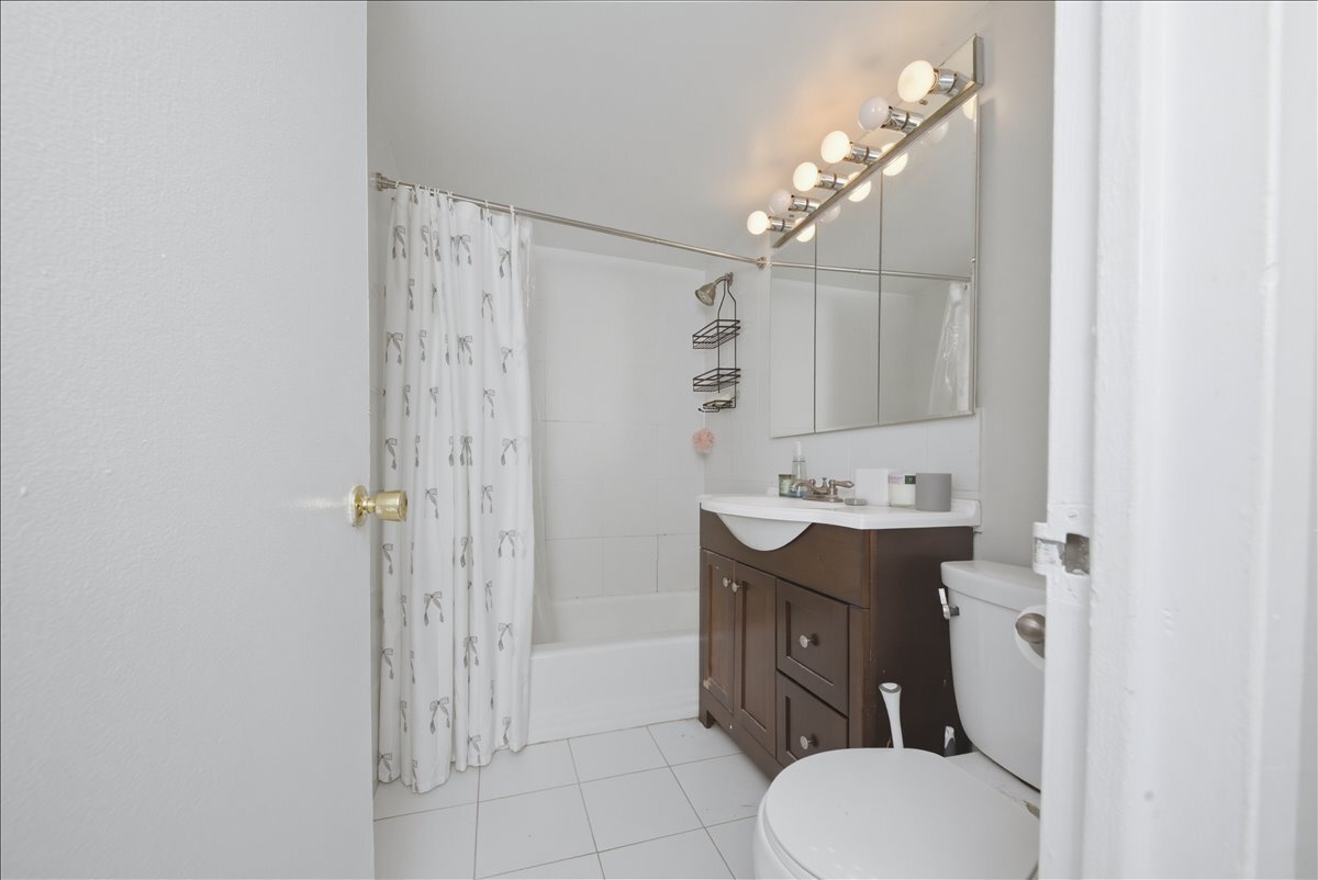 Building Photo - 1440 N Lake Shore Dr