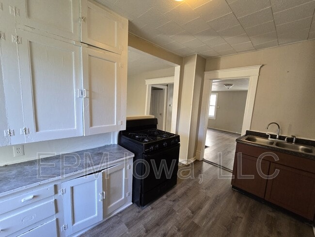 Building Photo - 109 Summit Ave