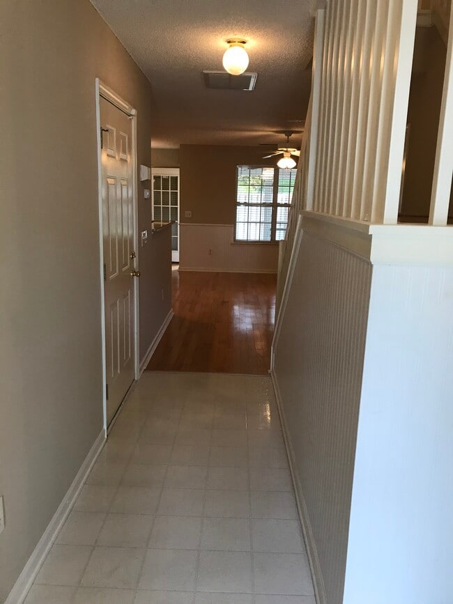 Building Photo - 9734 Elizabeth Townes Ln