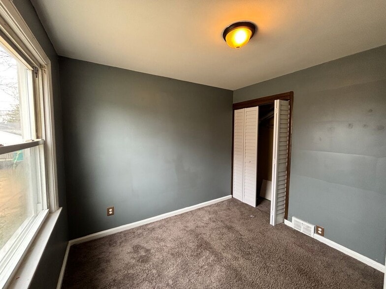 Building Photo - 13425 Georgiana Ave