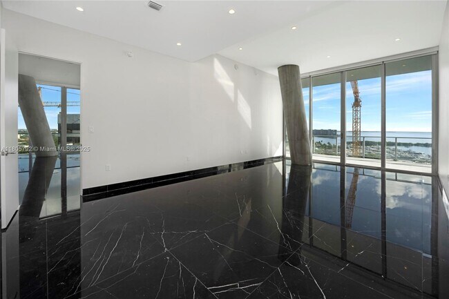 Building Photo - 2669 S Bayshore Dr