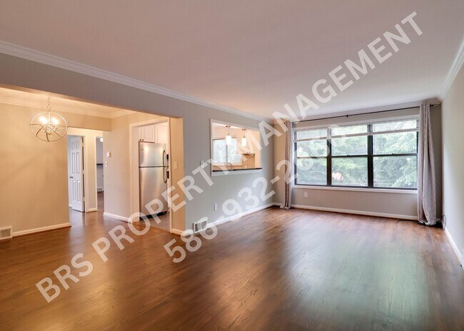 Building Photo - Move-In Ready 2BD Apt – Walk to Downtown R...