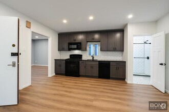 Building Photo - 2 bedroom in RIDGEWOOD NY 11385