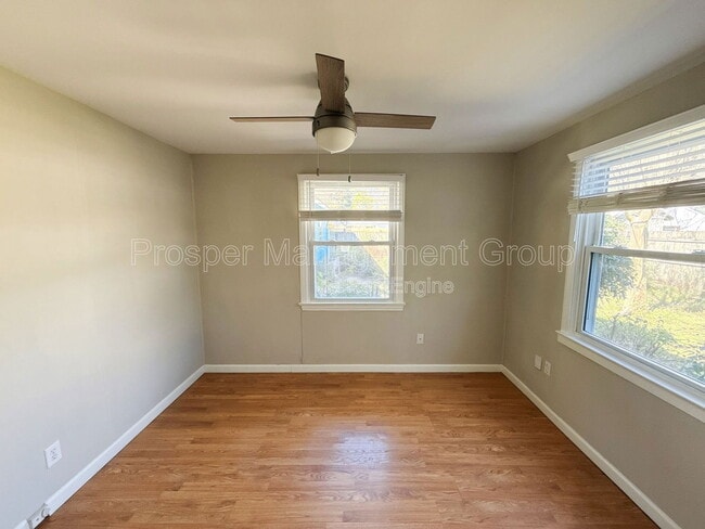 Building Photo - 1214 Hawthorne Cir