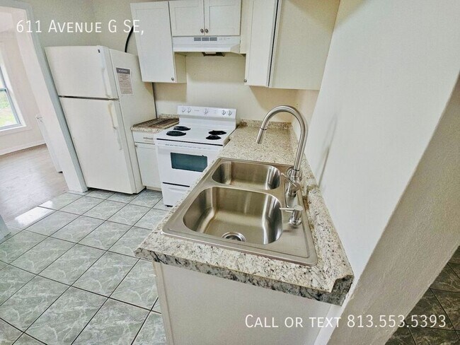 Building Photo - 611 Ave G SE